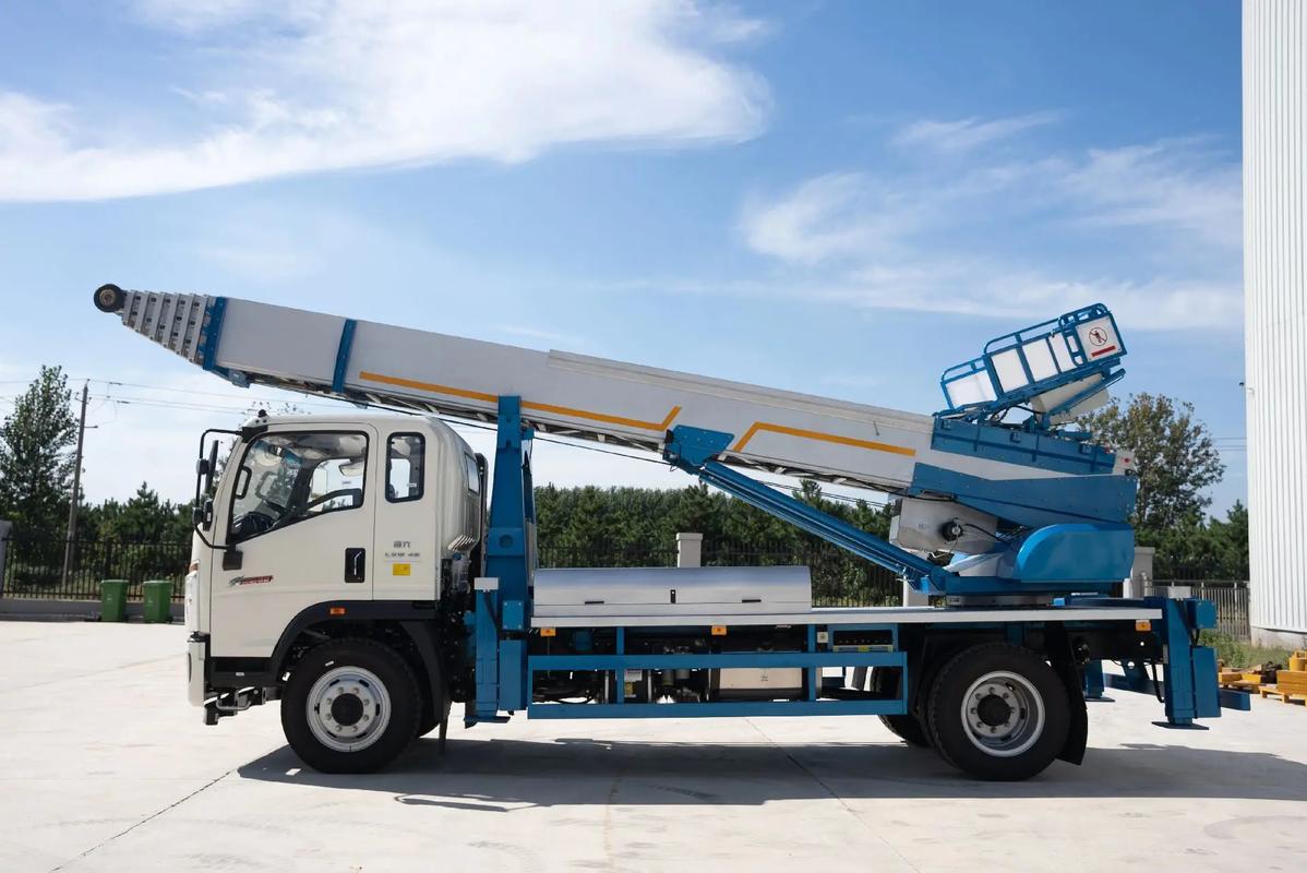 灌南县云梯上料车租赁费用